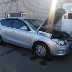 Hyundai I30 на водородной очистке двигателя Hyundai I30 проходит водородную очистку двигателя